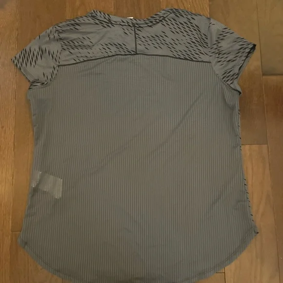 Under Armour Run Shirt - Picture 4 of 4